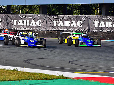 Historic Monoposto-Serie – Start in Assen #86 Philipp Menzner neben #89 Dr. Andreas Menzner Foto: Noel Krinitzki